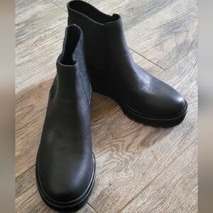 Eileen Fisher Black Chelsea Wedge Washed Leather Bootie Boots Luxury Grunge Goth